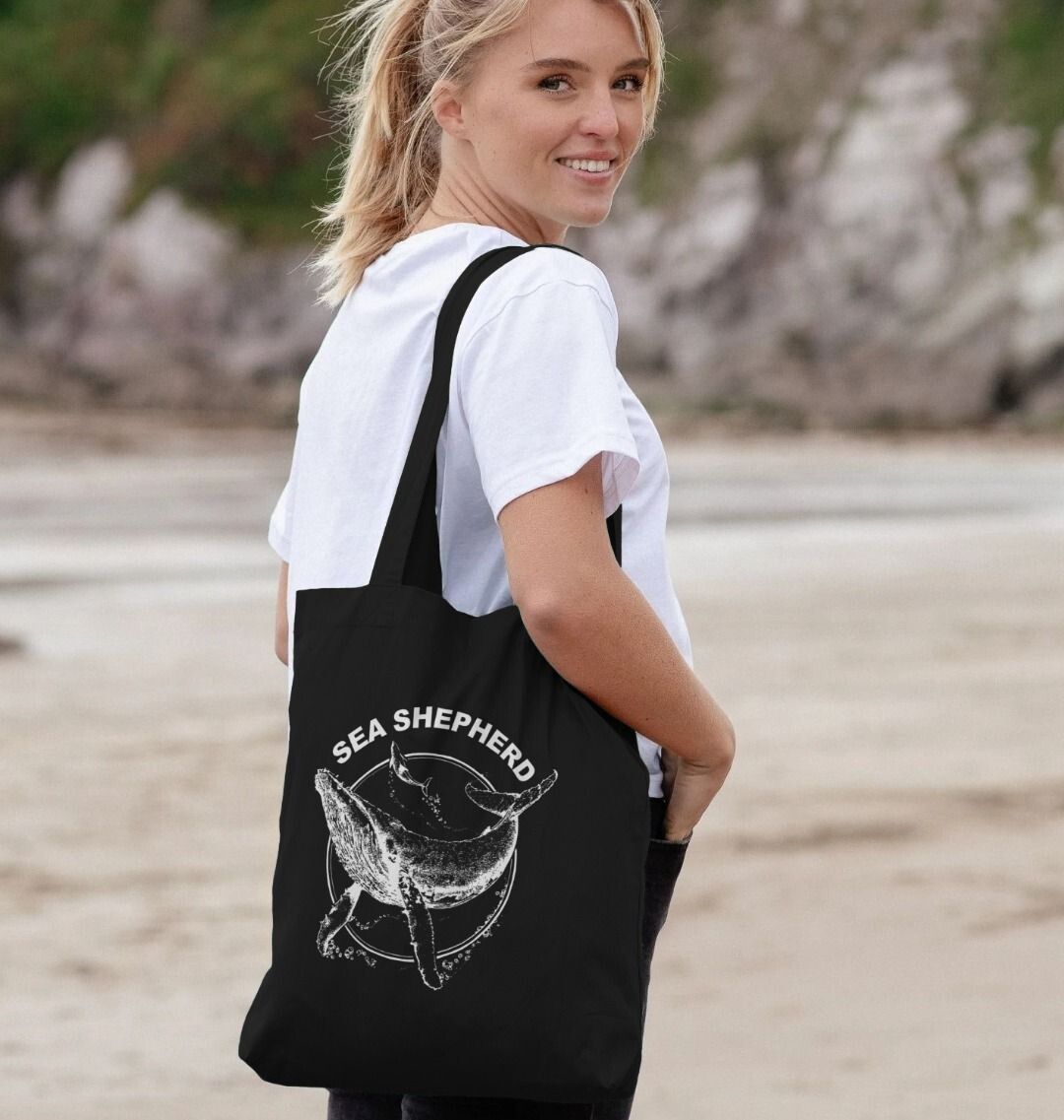 Sea Shepherd tote bag at the beach